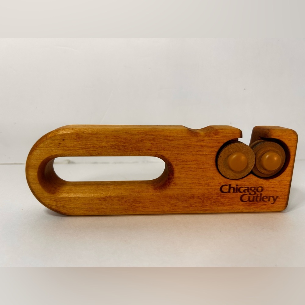 Chicago Cutlery Wooden Handheld Knife Sharpener. Vintage.